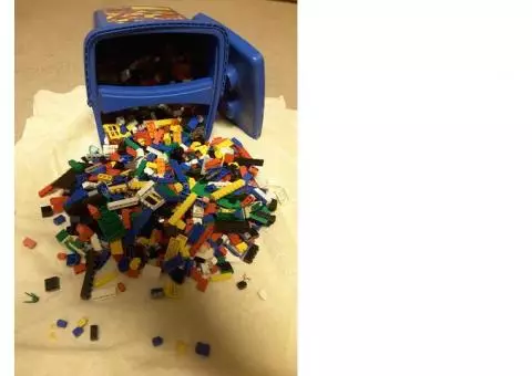 1200+ random Lego pieces